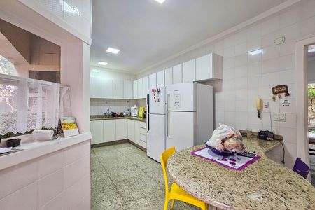 Casa para alugar com 410m², 5 quartos e 5 vagas