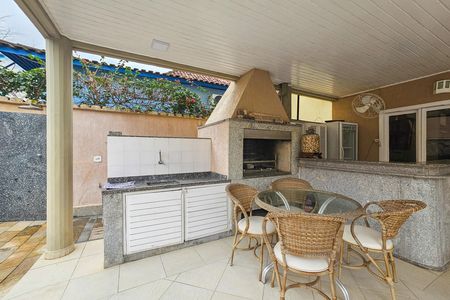 Casa para alugar com 410m², 5 quartos e 5 vagas