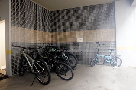 Área Comum - Bicicletário de apartamento à venda com 2 quartos, 45m² em Centro Histórico, Porto Alegre