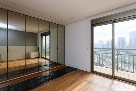 Suíte 1 de apartamento à venda com 3 quartos, 211m² em Real Parque, São Paulo
