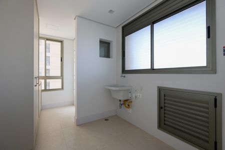 Área de Serviço de apartamento à venda com 3 quartos, 211m² em Real Parque, São Paulo