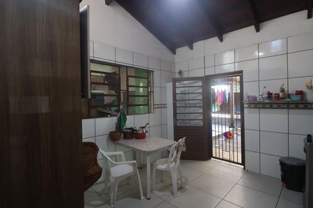 Cozinha de casa à venda com 5 quartos, 160m² em Estância Velha, Canoas
