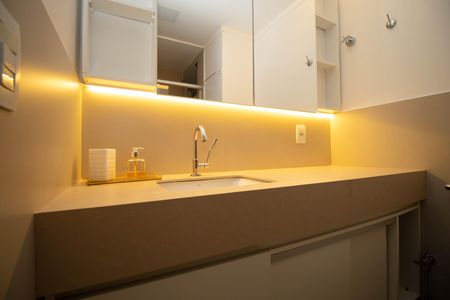 Apartamento para alugar com 87m², 2 quartos e 1 vaga Apartamento para alugar com 87m², 2 quartos e 1 vagaBanheiro da Suíte