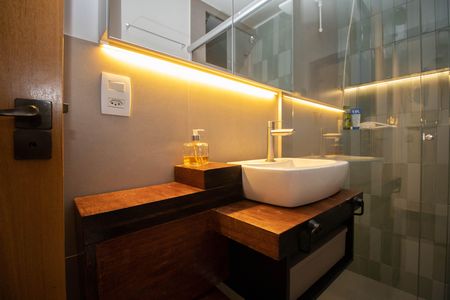 Banheiro Social de apartamento para alugar com 2 quartos, 87m² em Sqn 111, Brasília