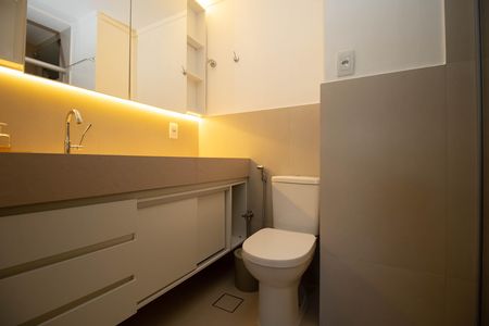 Apartamento para alugar com 87m², 2 quartos e 1 vaga Apartamento para alugar com 87m², 2 quartos e 1 vagaBanheiro da Suíte