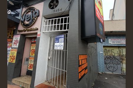 Fachada e portão de apartamento para alugar com 1 quarto, 55m² em Jardim Guairaca, São Paulo