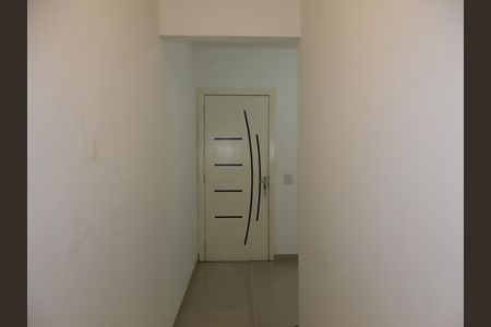 Corredor de apartamento para alugar com 1 quarto, 55m² em Jardim Guairaca, São Paulo