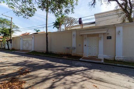 Fachada de casa à venda com 6 quartos, 920m² em Vila Represa, São Paulo