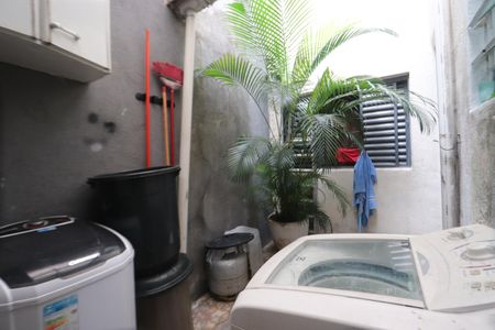 Casa à venda com 151m², 3 quartos e 2 vagasLavanderia