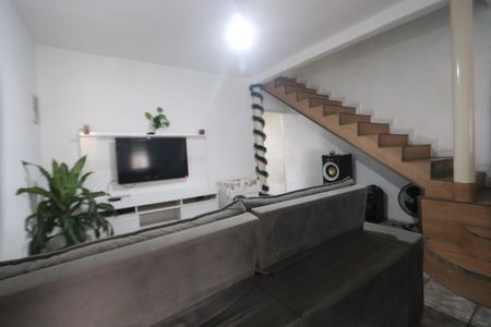 Casa à venda com 151m², 3 quartos e 2 vagasSala