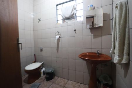 Casa à venda com 151m², 3 quartos e 2 vagasBanheiro 1