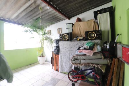 Casa à venda com 151m², 3 quartos e 2 vagasVaranda