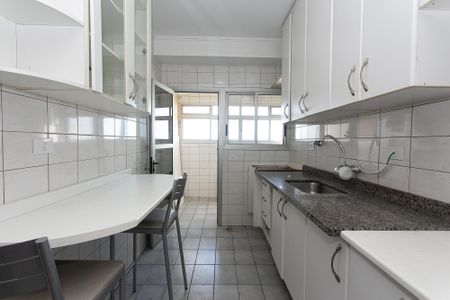 Apartamento à venda com 70m², 3 quartos e 2 vagas Apartamento à venda com 70m², 3 quartos e 2 vagasCozinha