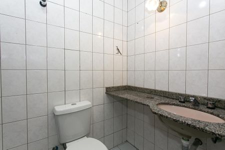 Apartamento à venda com 70m², 3 quartos e 2 vagas Apartamento à venda com 70m², 3 quartos e 2 vagasBanheiro