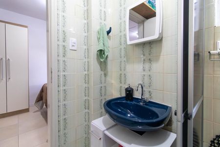 Banheiro de apartamento à venda com 1 quarto, 38m² em Partenon, Porto Alegre