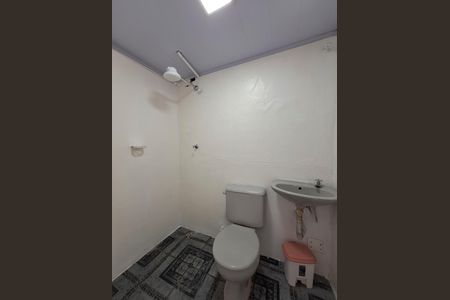 Banheiro social de casa para alugar com 2 quartos, 40m² em Lauzane Paulista, São Paulo