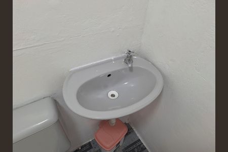 Banheiro de casa para alugar com 2 quartos, 40m² em Lauzane Paulista, São Paulo
