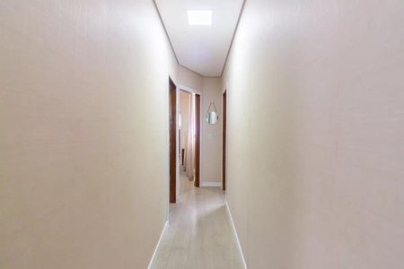 Corredor de casa à venda com 3 quartos, 250m² em Baronesa, Osasco
