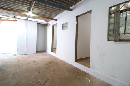 Casa para alugar com 45m², 2 quartos e 1 vagaÁrea de Serviço