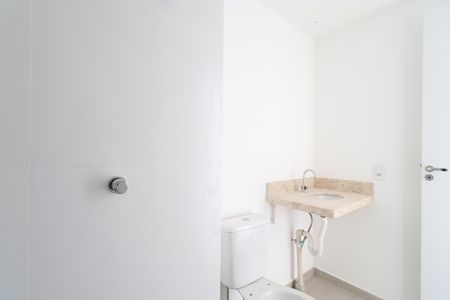 Banheiro de kitnet/studio à venda com 1 quarto, 24m² em Vila Leopoldina, São Paulo