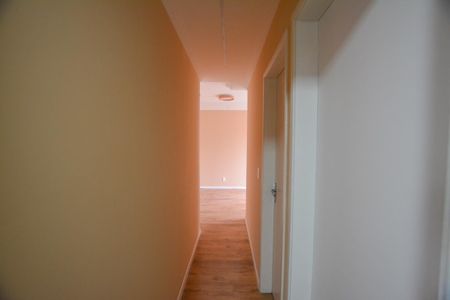 CORREDOR de apartamento para alugar com 2 quartos, 40m² em Parque Ipe, São Paulo