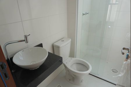 Banheiro de apartamento para alugar com 2 quartos, 39m² em Chácara Estela, Barueri