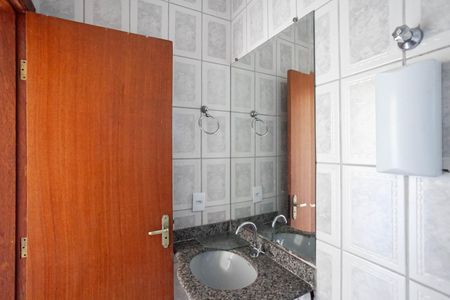 Apartamento à venda com 55m², 2 quartos e 1 vaga Apartamento à venda com 55m², 2 quartos e 1 vagaBanheiro da suíte