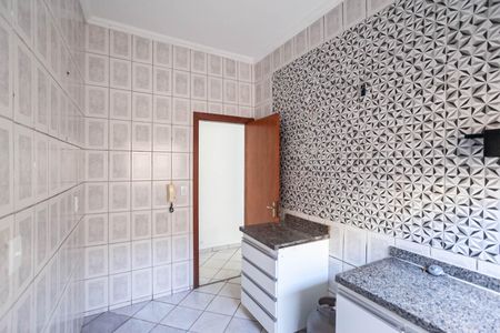 Cozinha de apartamento à venda com 2 quartos, 55m² em Santa Terezinha, Belo Horizonte