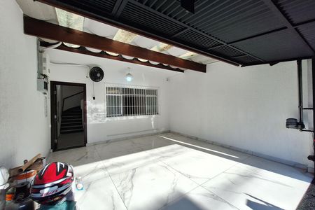 Casa para alugar com 147m², 3 quartos e 2 vagas Casa para alugar com 147m², 3 quartos e 2 vagasGaragem