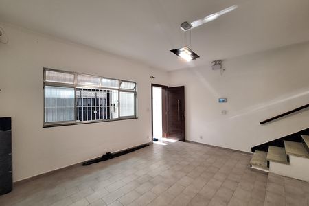 Casa para alugar com 147m², 3 quartos e 2 vagas Casa para alugar com 147m², 3 quartos e 2 vagasSala