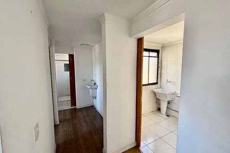 Corredor de apartamento à venda com 2 quartos, 54m² em Conjunto Habitacional Padre Manoel de Paiva, São Paulo