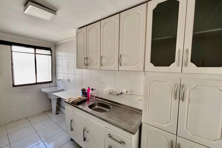 Cozinha  de apartamento à venda com 2 quartos, 54m² em Conjunto Habitacional Padre Manoel de Paiva, São Paulo