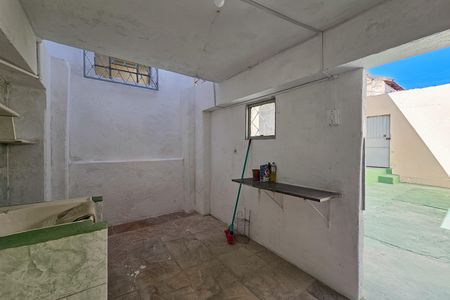 Área de serviço de casa para alugar com 2 quartos, 60m² em Cachoeirinha, Belo Horizonte