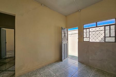 Casa para alugar com 2 quartos, 60m² em Cachoeirinha, Belo Horizonte