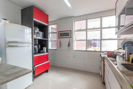 Cozinha de apartamento à venda com 3 quartos, 90m² em Grajaú, Belo Horizonte