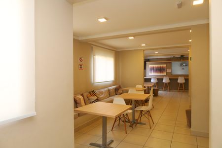 Apartamento para alugar com 32m², 2 quartos e sem vagaÁrea comum - Salão de festas