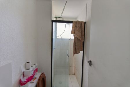 Banheiro de apartamento à venda com 2 quartos, 38m² em Jardim do Lago Continuacao, Campinas