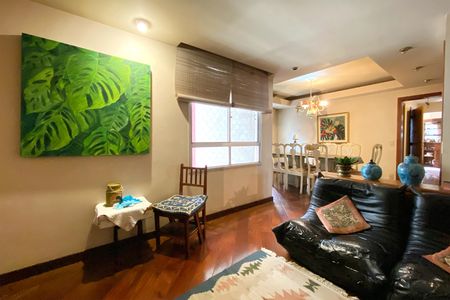 Apartamento à venda com 189m², 4 quartos e 2 vagas Apartamento à venda com 189m², 4 quartos e 2 vagasSala de Estar