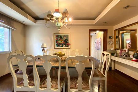 Apartamento à venda com 189m², 4 quartos e 2 vagas Apartamento à venda com 189m², 4 quartos e 2 vagasSala de Jantar