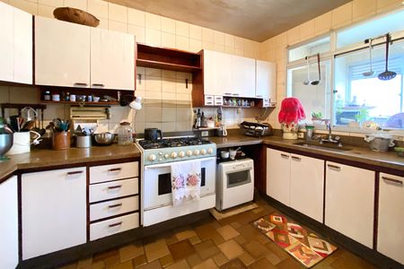 Apartamento à venda com 189m², 4 quartos e 2 vagas Apartamento à venda com 189m², 4 quartos e 2 vagasCozinha
