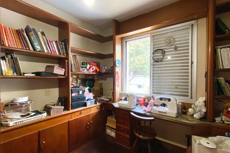 Apartamento à venda com 189m², 4 quartos e 2 vagas Apartamento à venda com 189m², 4 quartos e 2 vagasQuarto 4