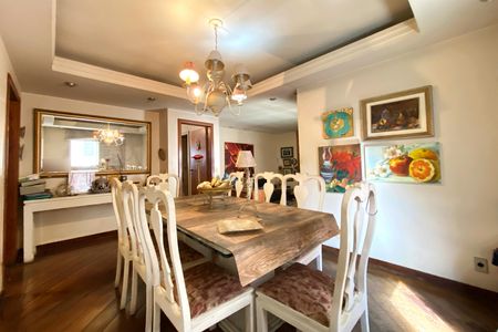Apartamento à venda com 189m², 4 quartos e 2 vagas Apartamento à venda com 189m², 4 quartos e 2 vagasSala de Jantar