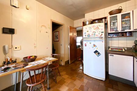 Apartamento à venda com 189m², 4 quartos e 2 vagas Apartamento à venda com 189m², 4 quartos e 2 vagasCozinha