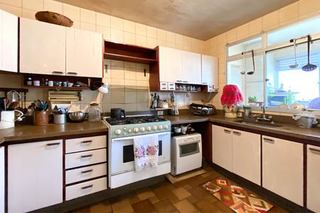 Apartamento à venda com 189m², 4 quartos e 2 vagas Apartamento à venda com 189m², 4 quartos e 2 vagasCozinha