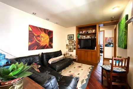Apartamento à venda com 189m², 4 quartos e 2 vagas Apartamento à venda com 189m², 4 quartos e 2 vagasSala de Estar