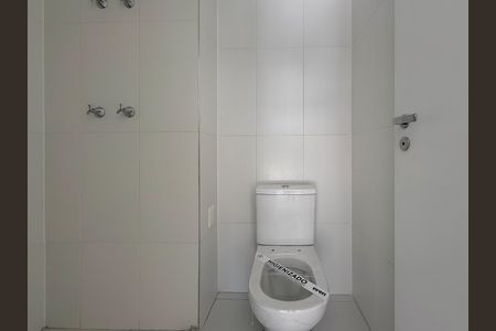Studio à venda com 26m², 1 quarto e sem vaga Studio à venda com 26m², 1 quarto e sem vagaBanheiro
