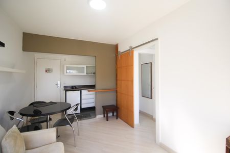 Sala de apartamento para alugar com 1 quarto, 32m² em Itaim Bibi, São Paulo