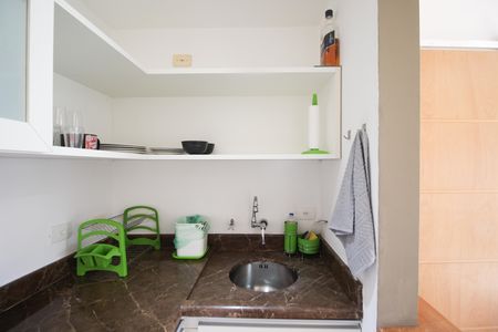 Cozinha de apartamento para alugar com 1 quarto, 32m² em Itaim Bibi, São Paulo