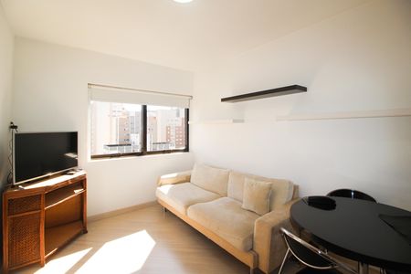 Sala de apartamento para alugar com 1 quarto, 32m² em Itaim Bibi, São Paulo