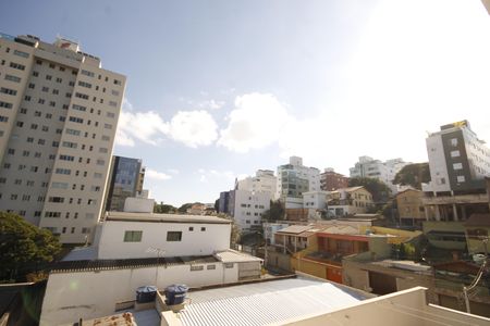 Apartamento para alugar com 74m², 3 quartos e 2 vagasvista